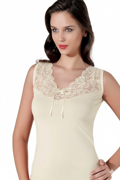 Şahinler Lace V Neck Undershirt B398